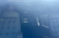 TZE166V193219 interior.jpg