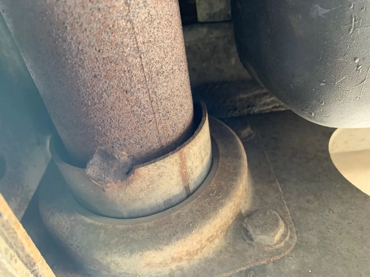 Exhaust Crossmember Support
