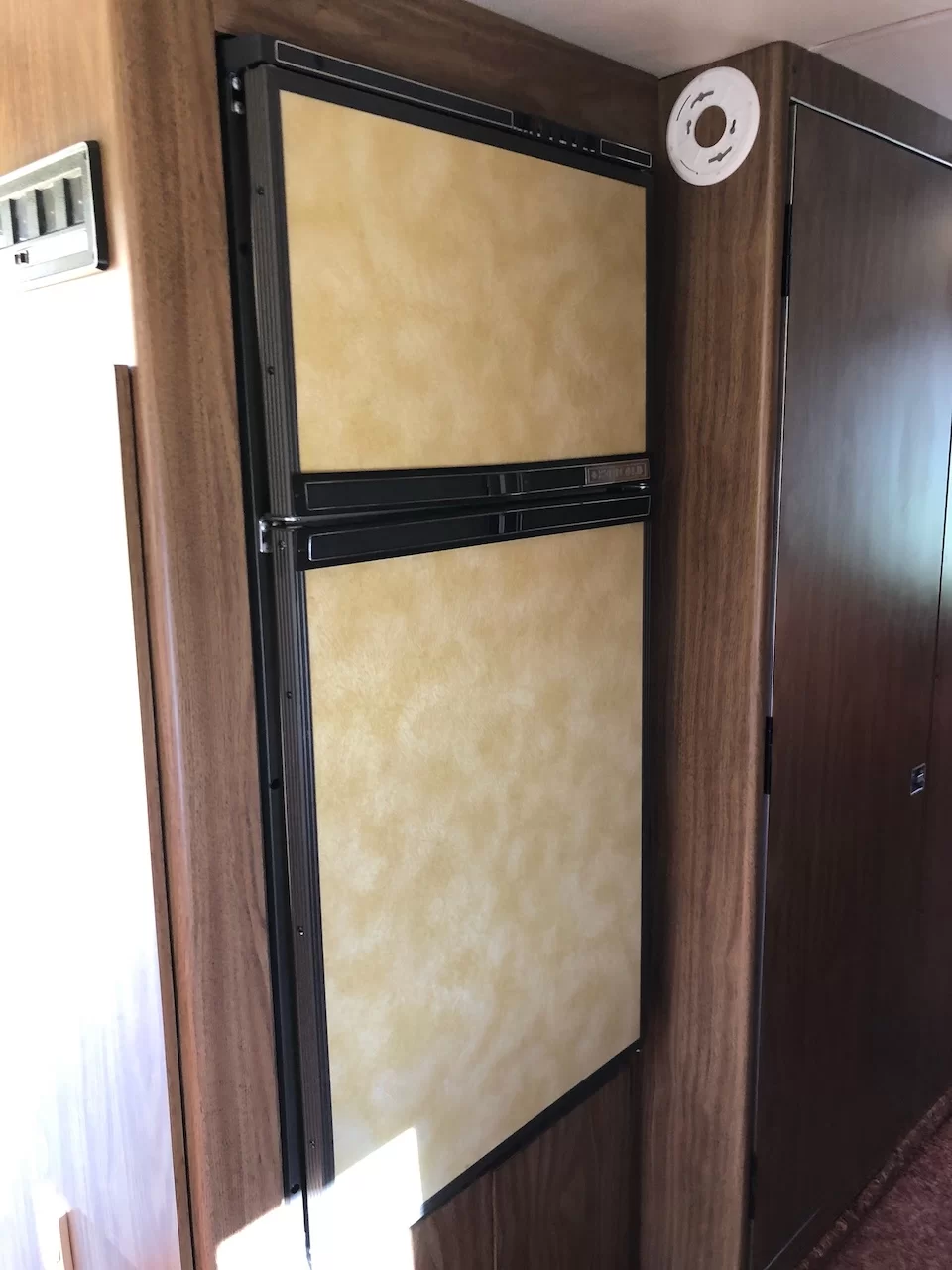 Norcold 838 Refrigerator